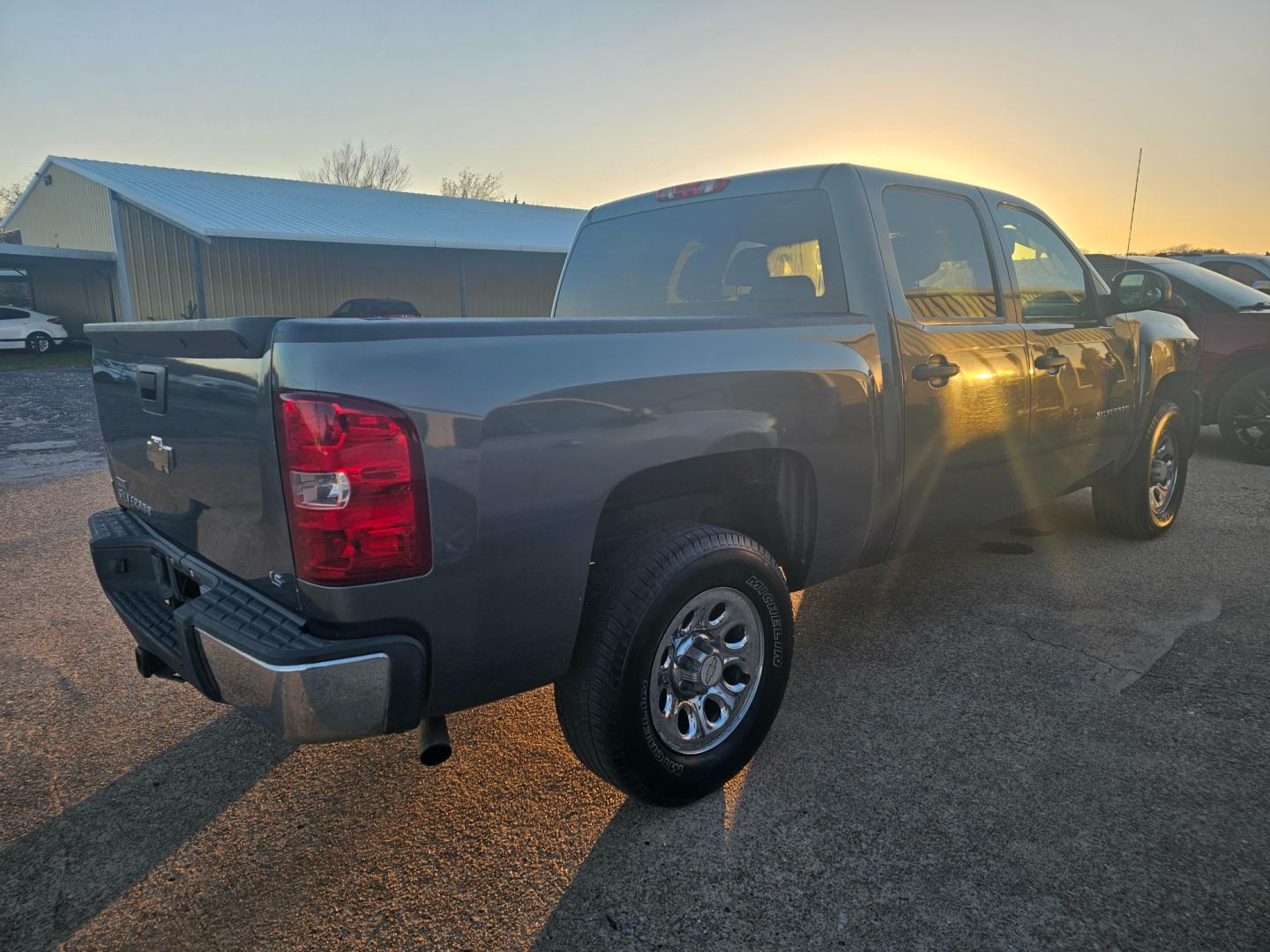 2011 BLUE Chevrolet Silverado 1500 LS Crew Cab Short Box 2WD (3GCPCREA3BG) with an 4.8L V8 OHV 16V engine, 4-Speed Automatic transmission, located at 533 S Seven Points BLVD, Seven Points, TX, 75143, (430) 255-4030, 32.313999, -96.209351 - Photo#2